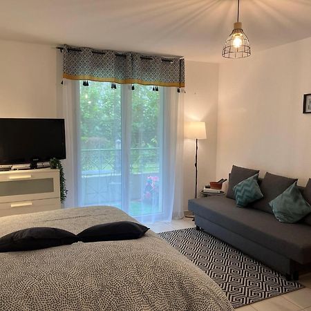 Studio Cosy Монрежо Экстерьер фото